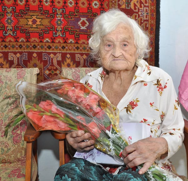 Год столетних юбилеев. Валентин Линьи долгожитель. Уразметьево долгожители. Долгожители цветов. Российские музыканты долгожители.