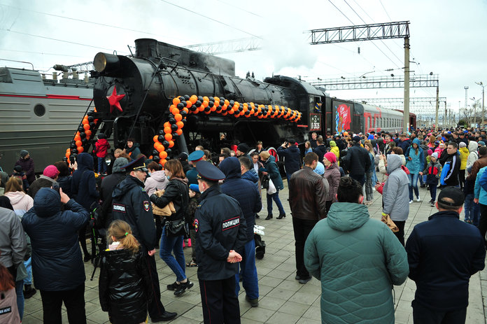 В каком году приезжал. Поезд Победы 2022 Новокузнецк. Поезд Победы парк Патриот. Поезд Победы 2022 Белогорск Амурская область. Поезд Победы Смоленск 2022.