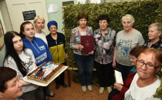 Свободненских волонтёров поблагодарили за помощь фронту и подарили торты к Дню России